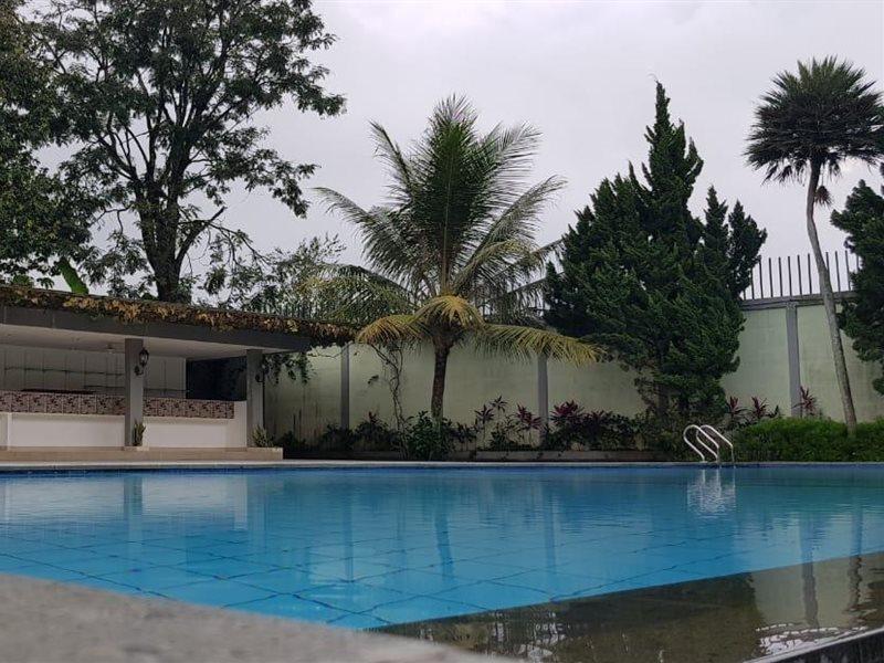 Nite & Day Mdc Puncak - Gadog Hotel Bogor Eksteriør billede
